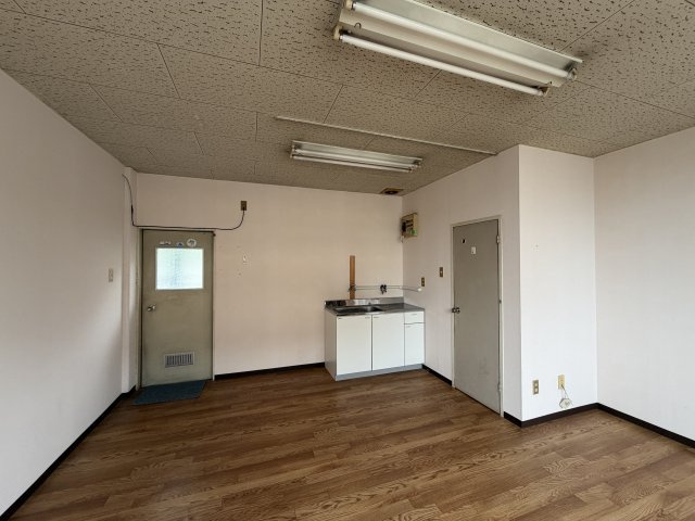アラキビルの内装