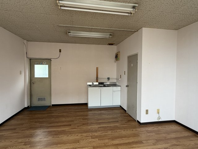 アラキビルの内装