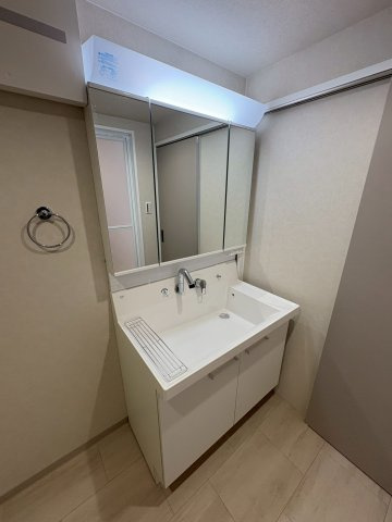 グレーシィ須磨アルテピアⅢ番街１期棟の独立洗面台|独立洗面化粧台が付いています