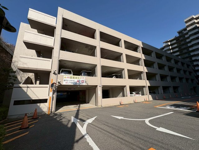 グレーシィ須磨アルテピアⅢ番街１期棟の駐車場|駐車場あります