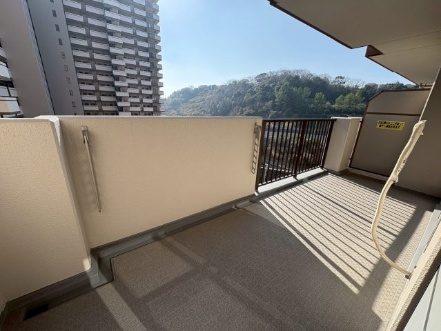 グレーシィ須磨アルテピアⅢ番街１期棟のバルコニー|開放的で明るい空間を演出してくれるバルコニーです