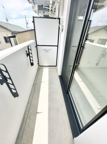 THE RESIDENCE SAKURAYAMA WESTのバルコニー