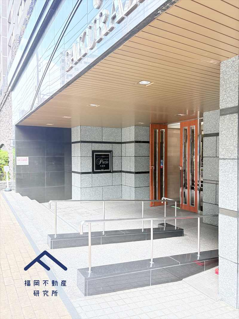 コアマンション桜坂プレジオ弐番館のエントランス