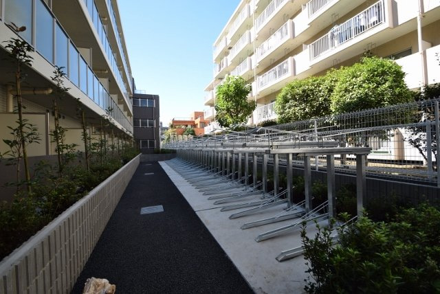 ドゥーエ西船橋のその他共用部分|敷地内に駐輪場あります