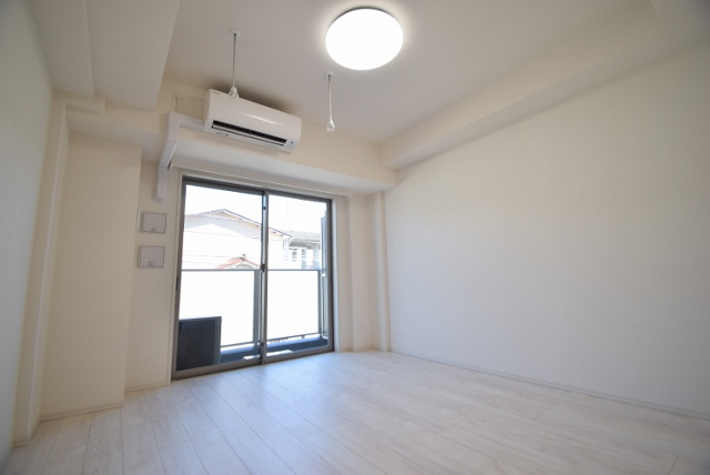 ドゥーエ西船橋の居間・リビング|洋室８帖