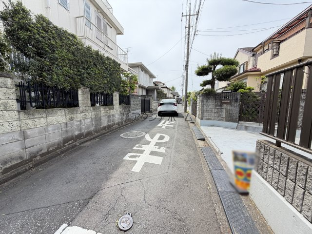 所沢市上新井5丁目　中古一戸建　～内外装リフォーム～の前面道路含む現地写真|2026年4月17日撮影