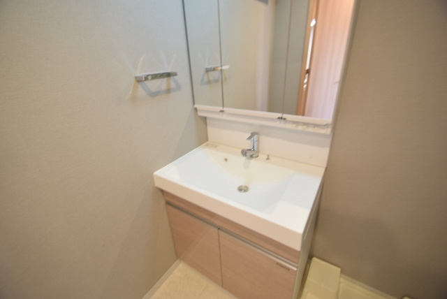 船橋市印内町の賃貸マンションの洗面所|嬉しいシャンプードレッサー