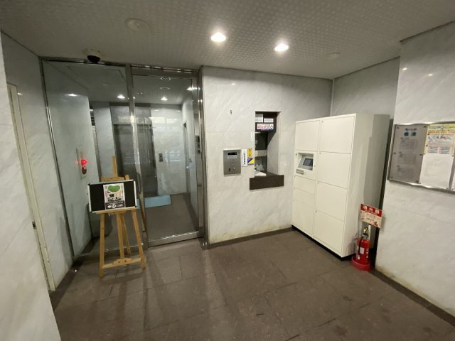 イトーピア根津のエントランス
