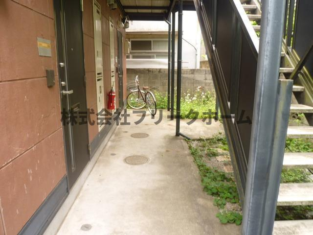 武蔵野市吉祥寺南町４丁目のアパートのロビー