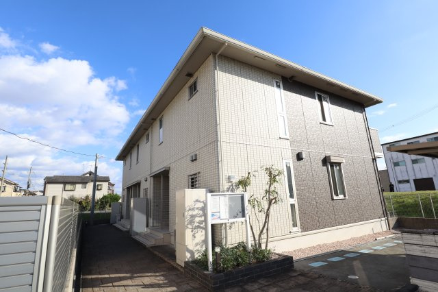 橿原市北妙法寺町のアパート