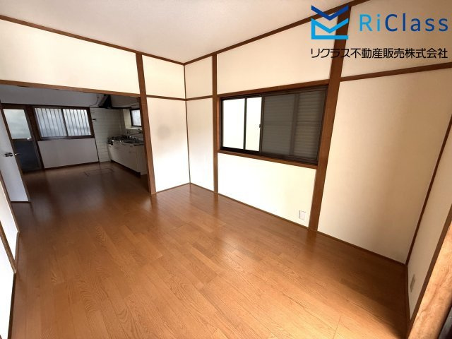 中古戸建　神戸市長田区花山町２丁目5の居間・リビング|ゆったりとしたリビングです