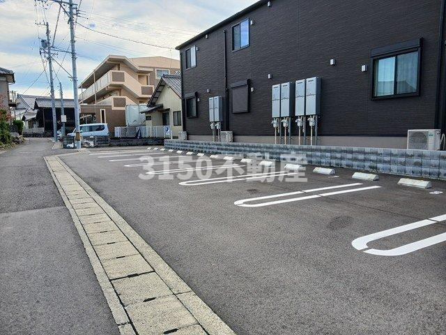 セレノの駐車場|駐車場に車を止められます