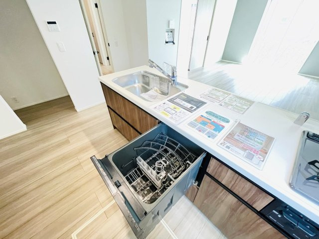 岡崎市中島町01期　新築分譲住宅　全2棟　1号棟のキッチン|食器洗い乾燥機もついていて家事の時短になります♪