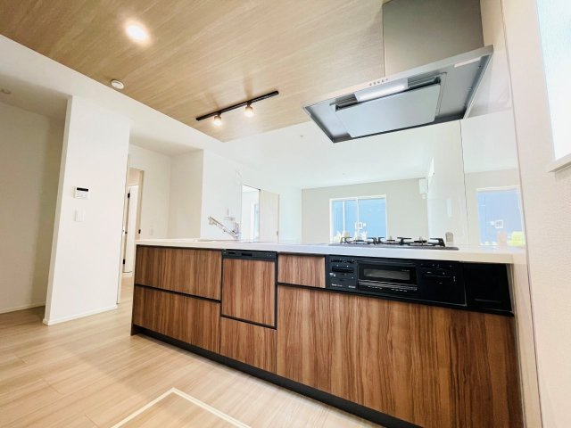 岡崎市中島町01期　新築分譲住宅　全2棟　1号棟のキッチン|使い勝手の良いシステムキッチン。