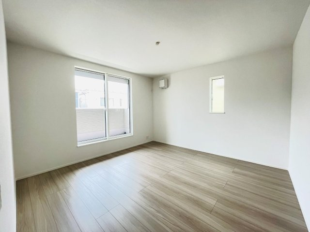 岡崎市中島町01期　新築分譲住宅　全2棟　1号棟の洋室|居室は、収納つきで子ども部屋や寝室など多彩な用途の利用ができます♪