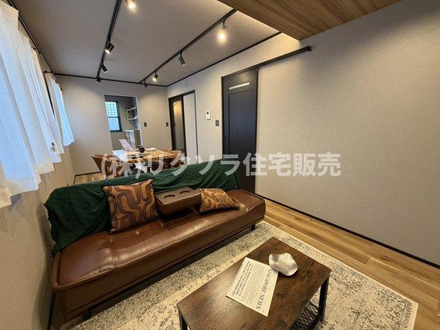 藤阪東町4丁目　中古一戸建てのダイニング|LDK14.4帖
■物件内覧・資金計画相談・住宅ローン相談、リフォーム相談、お問合せ受付中■
※当日・翌日のご内覧、ご相談はお電話でのお問合せがスムーズです！