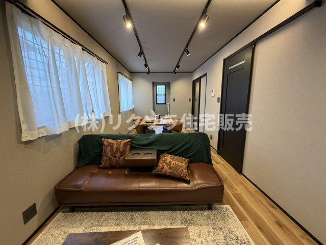 藤阪東町4丁目　中古一戸建てのダイニング|LDK14.4帖
■物件内覧・資金計画相談・住宅ローン相談、リフォーム相談、お問合せ受付中■
※当日・翌日のご内覧、ご相談はお電話でのお問合せがスムーズです！