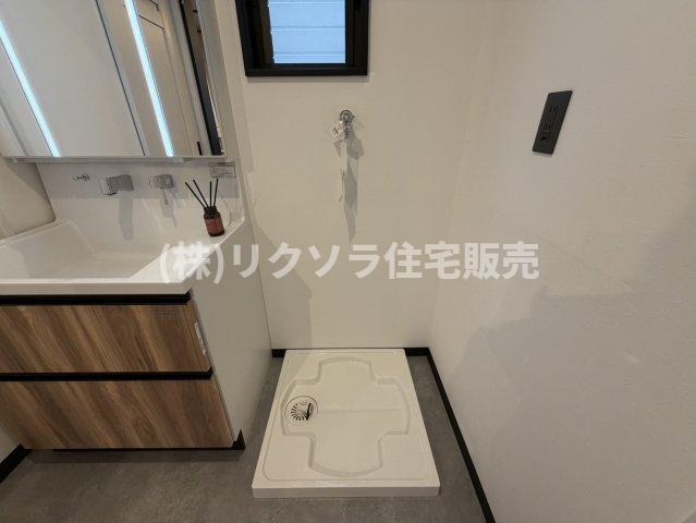 藤阪東町4丁目　中古一戸建てのランドリースペース|ドラム式も設置可能
■物件内覧・資金計画相談・住宅ローン相談、リフォーム相談、お問合せ受付中■
※当日・翌日のご内覧、ご相談はお電話でのお問合せがスムーズです！