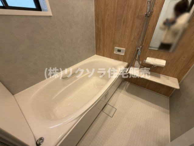 藤阪東町4丁目　中古一戸建ての浴室|浴室乾燥機付き浴室
■物件内覧・資金計画相談・住宅ローン相談、リフォーム相談、お問合せ受付中■
※当日・翌日のご内覧、ご相談はお電話でのお問合せがスムーズです！