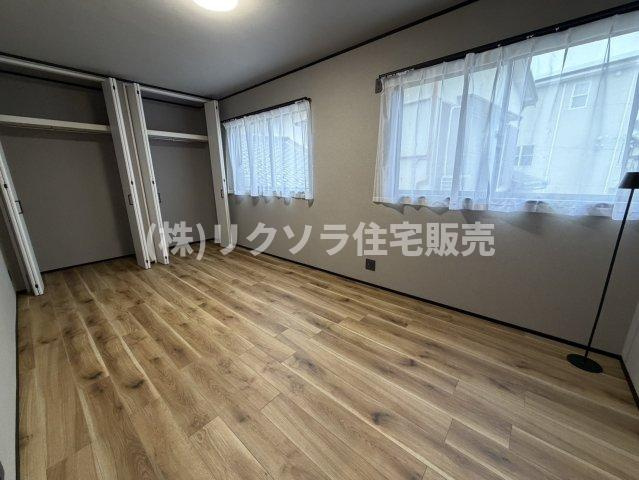 藤阪東町4丁目　中古一戸建ての洋室|洋室7.5帖
■物件内覧・資金計画相談・住宅ローン相談、リフォーム相談、お問合せ受付中■
※当日・翌日のご内覧、ご相談はお電話でのお問合せがスムーズです！