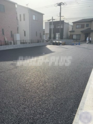 メゾンコンフォールの駐車場