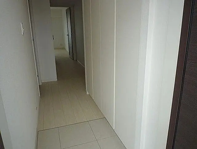 フェールメゾン西大島の玄関