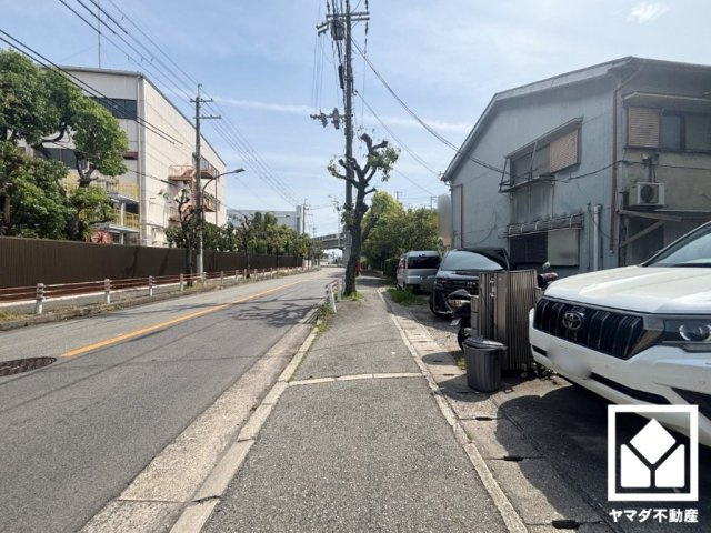 尼崎市神崎町の前面道路含む現地写真