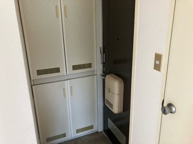 ウエストハイツAの玄関