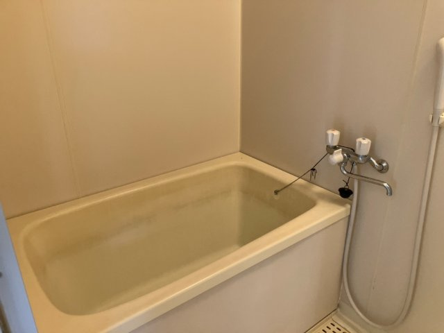 ウエストハイツAの浴室