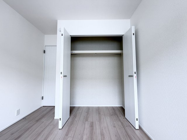 ハートフルタウン前橋市朝日が丘町8番　Ａ号棟の収納|2階洋室2収納です