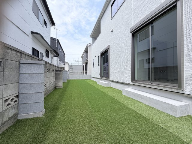 ハートフルタウン前橋市朝日が丘町8番　Ａ号棟の庭|南庭付きです♪ちょっとしたガーデニングも楽しめますよ！