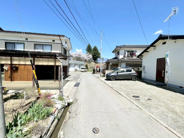 上田市生田の前面道路含む現地写真