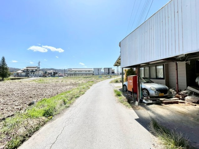 上田市生田の前面道路含む現地写真