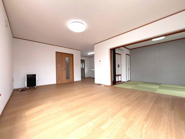 南沢6条4丁目の居間・リビング