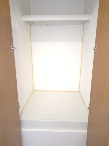 【収納】 | 大網白里市みどりケ丘２丁目　中古戸建 | ２階　物入