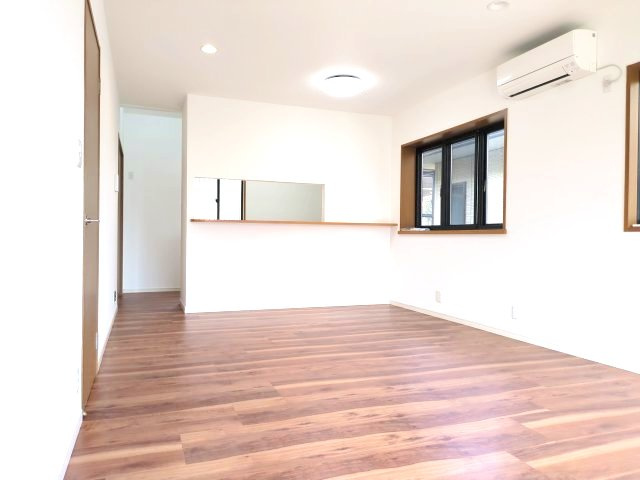【居間・リビング】 | 大網白里市みどりケ丘２丁目　中古戸建