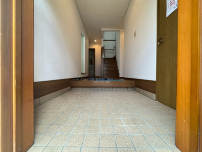 【玄関】 | 吹田市春日1丁目貸家