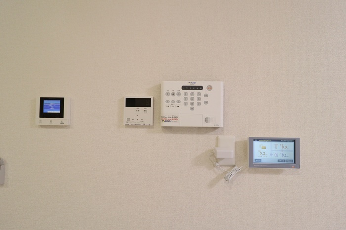 D-Invest栄町のセキュリティ|ALSOKホームセキュリティ標準、カラーモニターのインターホンがあります。