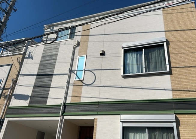 【外観】 | 隣家の土地はどうなっているのか、生活利便施設が近くにあるのか、学校まで近いかなど、お客様のライフスタイルにあわせたイメージが重要です。また、近くにあると困る施設が近くにないかも確認するといいでしょう。