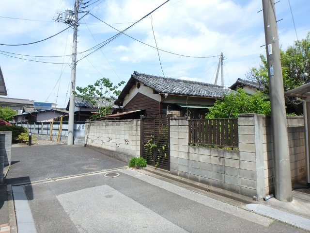 さいたま市浦和区上木崎3丁目・全1区画　建築条件なし土地の前面道路含む現地写真