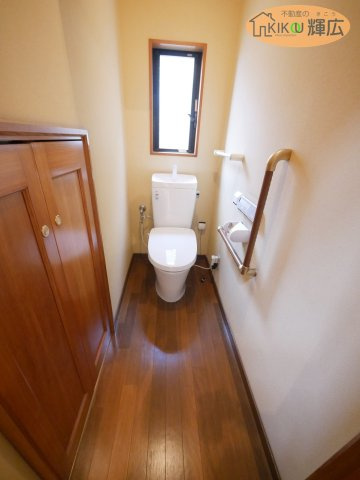 姫路市飾磨区阿成渡場　中古戸建のトイレ