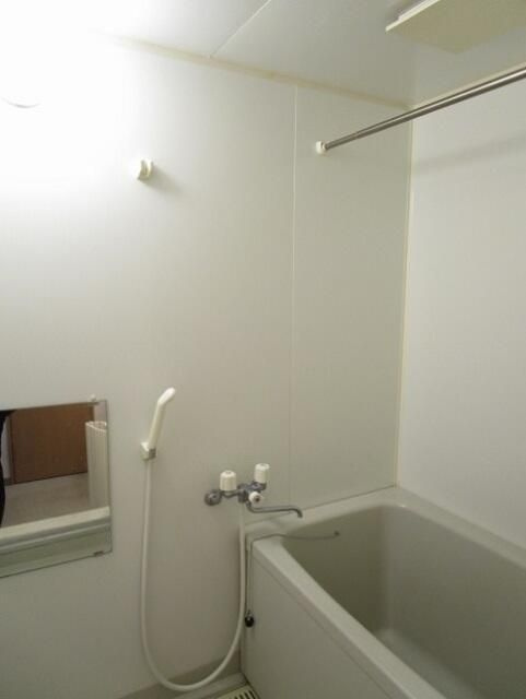 ヴィルヌーブ花小金井の浴室