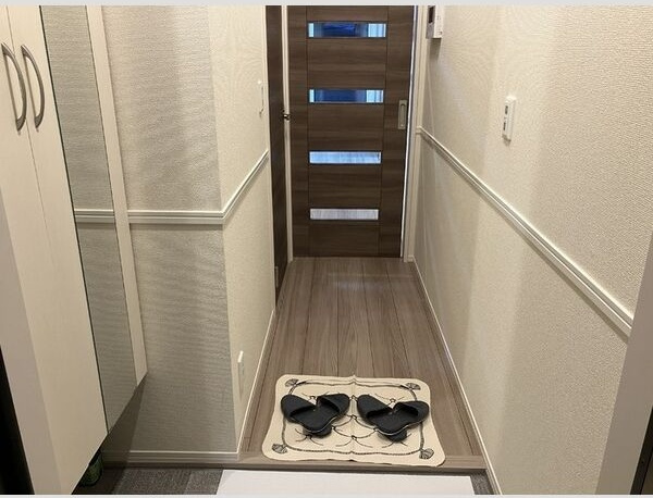 D-ROOM六条福寿町の玄関