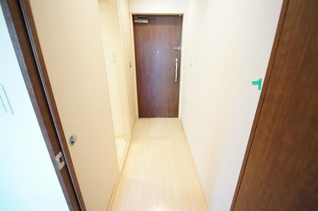 新品家具付きマンション博多駅南10(KaGood福岡)の玄関
