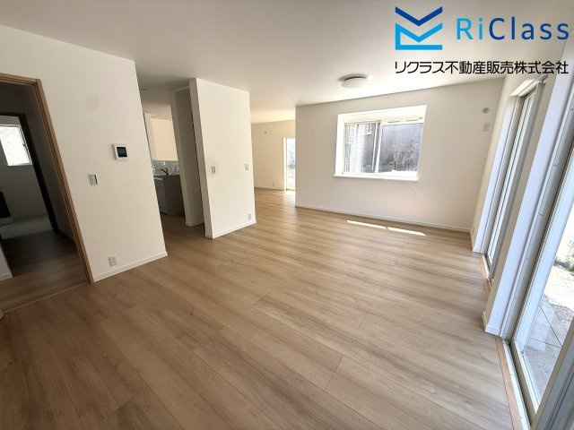 中古戸建　神戸市北区中里町２丁目24の居間・リビング|ゆったり過ごせる居間です