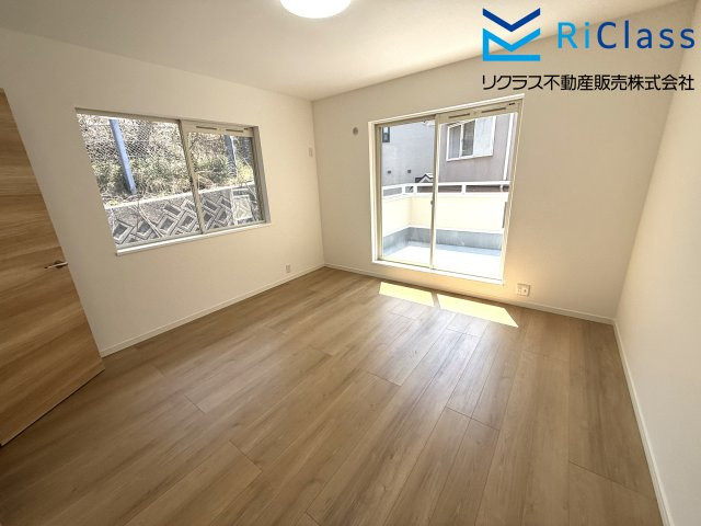 中古戸建　神戸市北区中里町２丁目24の洋室|明るい洋室です