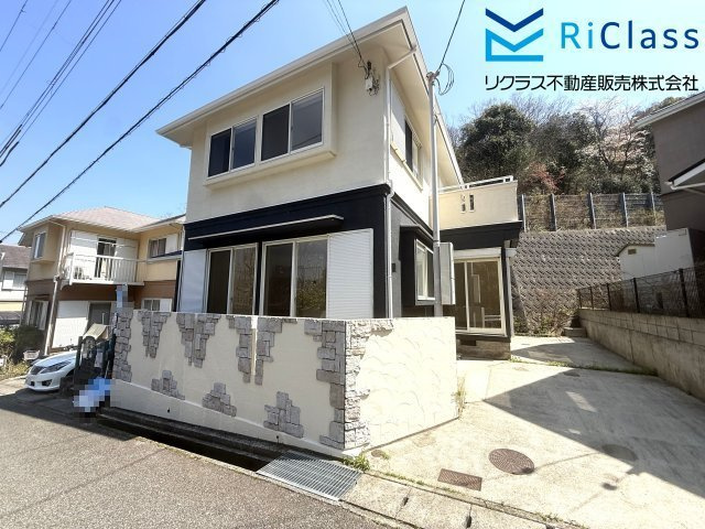 中古戸建　神戸市北区中里町２丁目24の外観|駐車スペース2台分あります