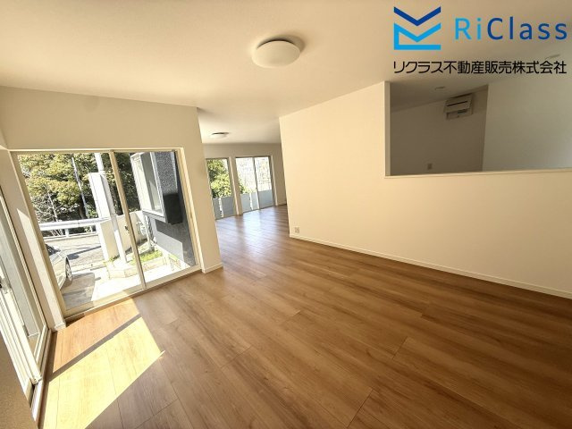 中古戸建　神戸市北区中里町２丁目24の居間・リビング|使いやすいリビングです