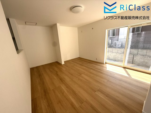 中古戸建　神戸市北区中里町２丁目24の居間・リビング|ゆったりとした居間です
