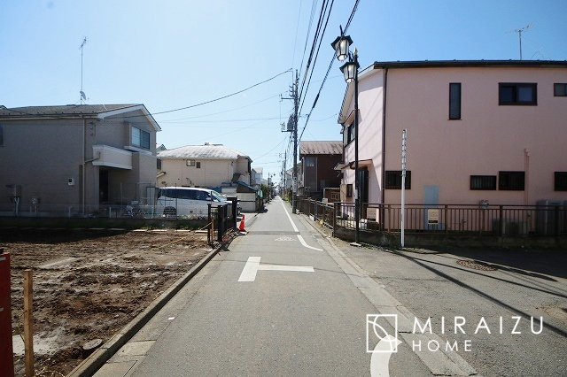 【前面道路含む現地写真】 | 現地見学やご案内は、周辺環境と合わせてエリアの特性を存分にお伝えできるような思いでに残るご案内に努めます。

